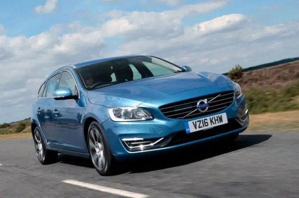 Седанът Volvo S60 и комбито V60 са с добра надеждност. Едва 20% от колите са имали проблеми с климатика и малък процент с акумулатора, спирачките и различни електрически системи. Доказателство, че неизправностите не са сериозни е, че всички коли все още могат да се управляват и четири от пет са ремонтирани за по-малко от седмица.
Рейтинг на надеждност: 90,7%